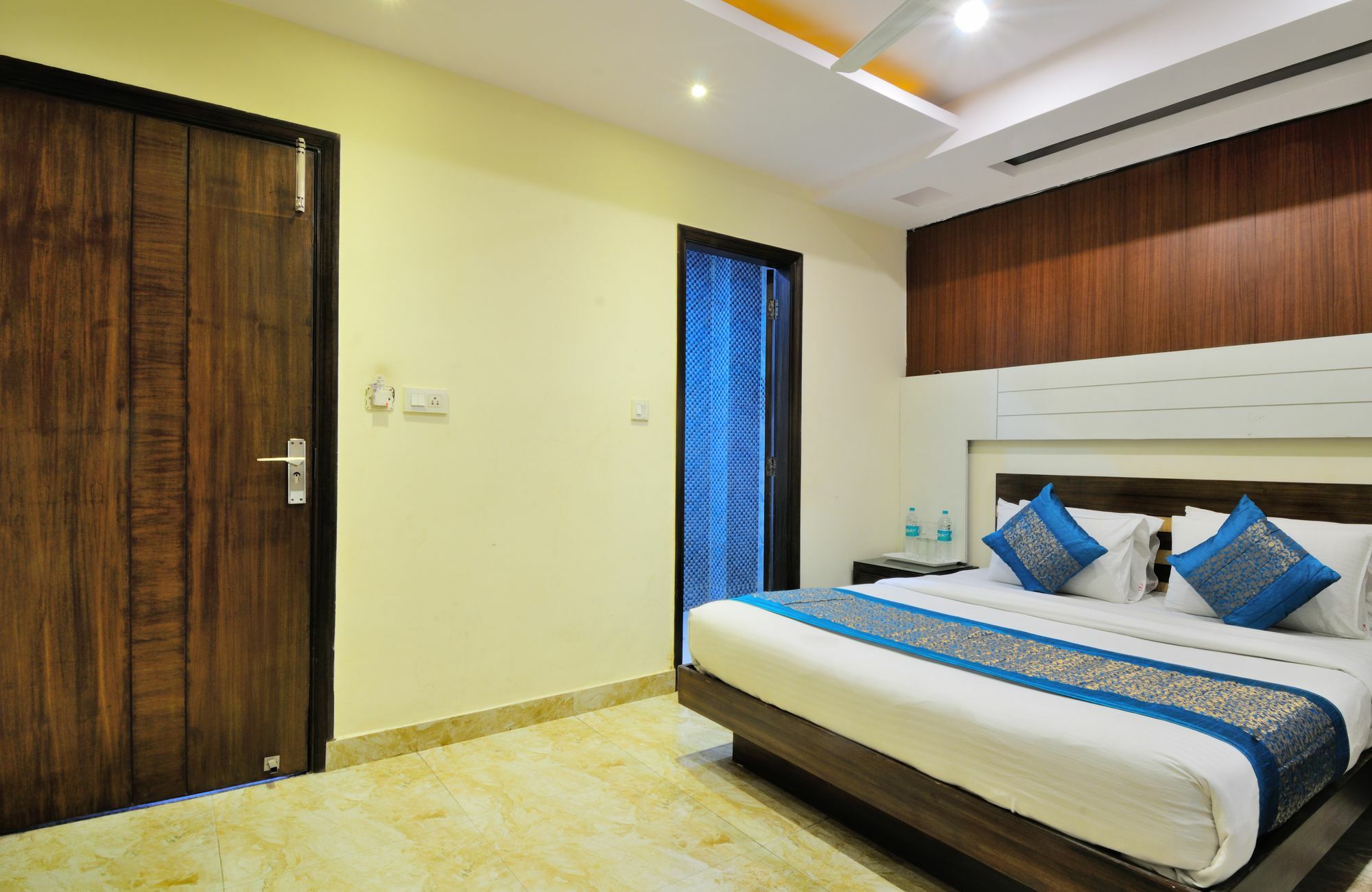 Hotel Gold Star Inn - Paharganj Нью-Дели Экстерьер фото