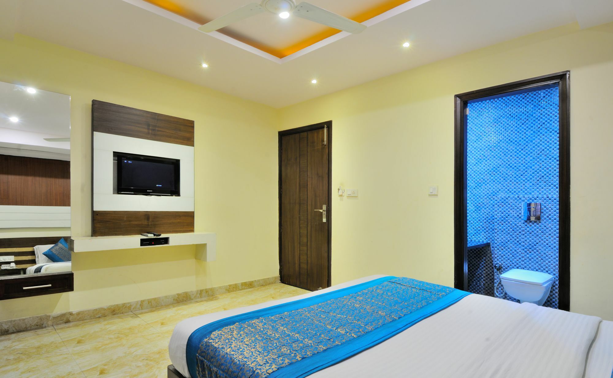 Hotel Gold Star Inn - Paharganj Нью-Дели Экстерьер фото