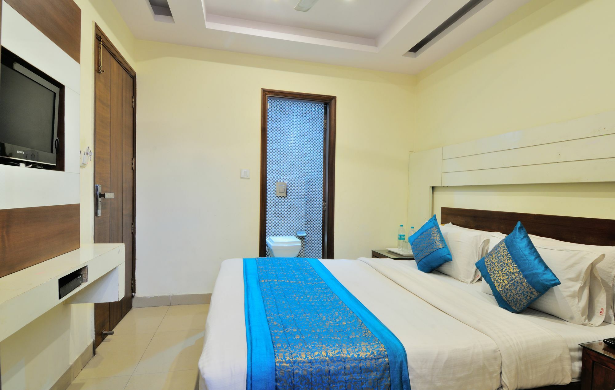 Hotel Gold Star Inn - Paharganj Нью-Дели Экстерьер фото