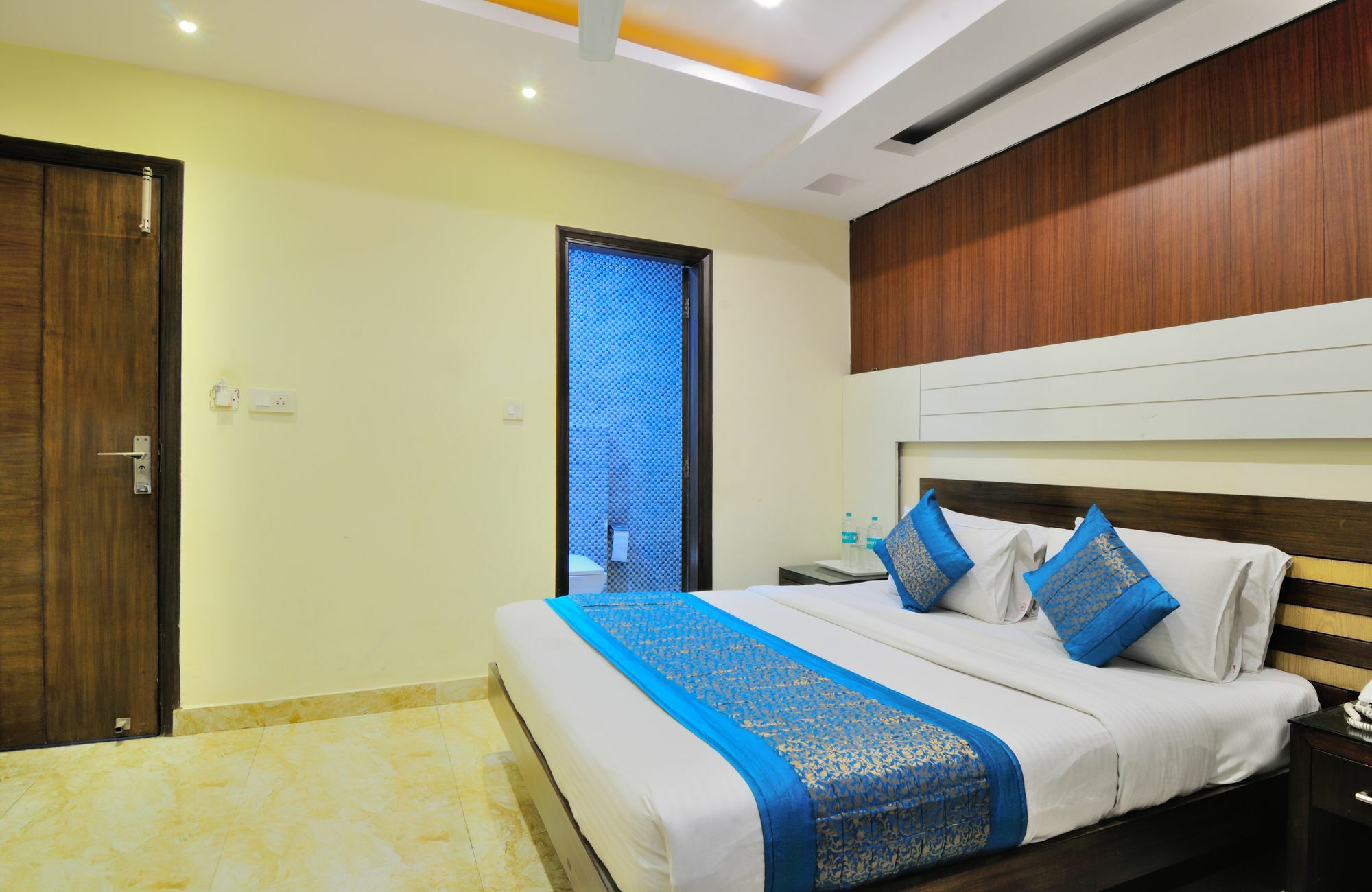 Hotel Gold Star Inn - Paharganj Нью-Дели Экстерьер фото