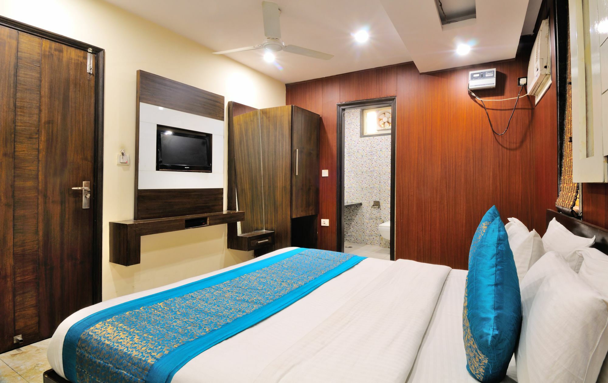 Hotel Gold Star Inn - Paharganj Нью-Дели Экстерьер фото