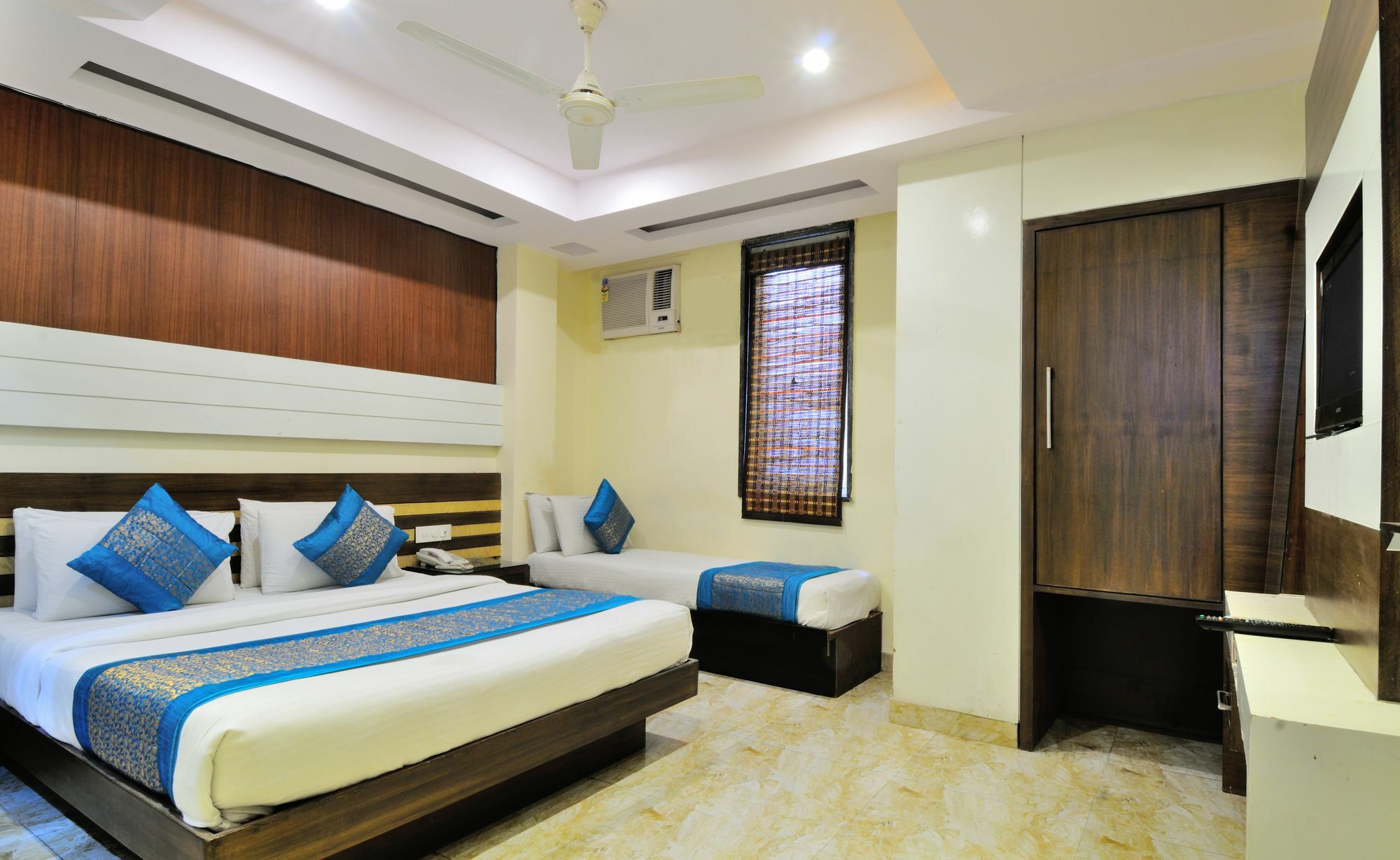 Hotel Gold Star Inn - Paharganj Нью-Дели Экстерьер фото